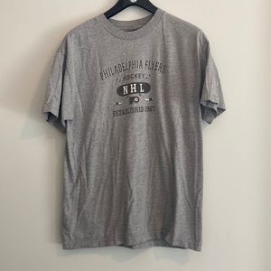 Philadelphia flyers tee shirt grey large